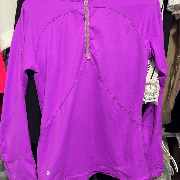 Lulu lemon size 12 long sleeve - Picture 2 of 3